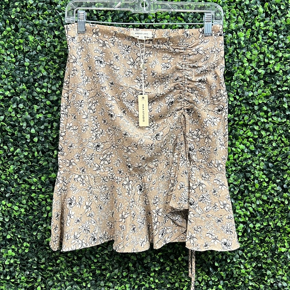 NWT Max Studio Beige Floral Ruffle Cinched Skirt